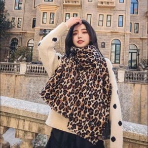 Fashion leopard print scarf
